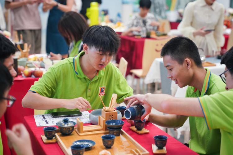 茶艺汉服进校园,传承文化有新人